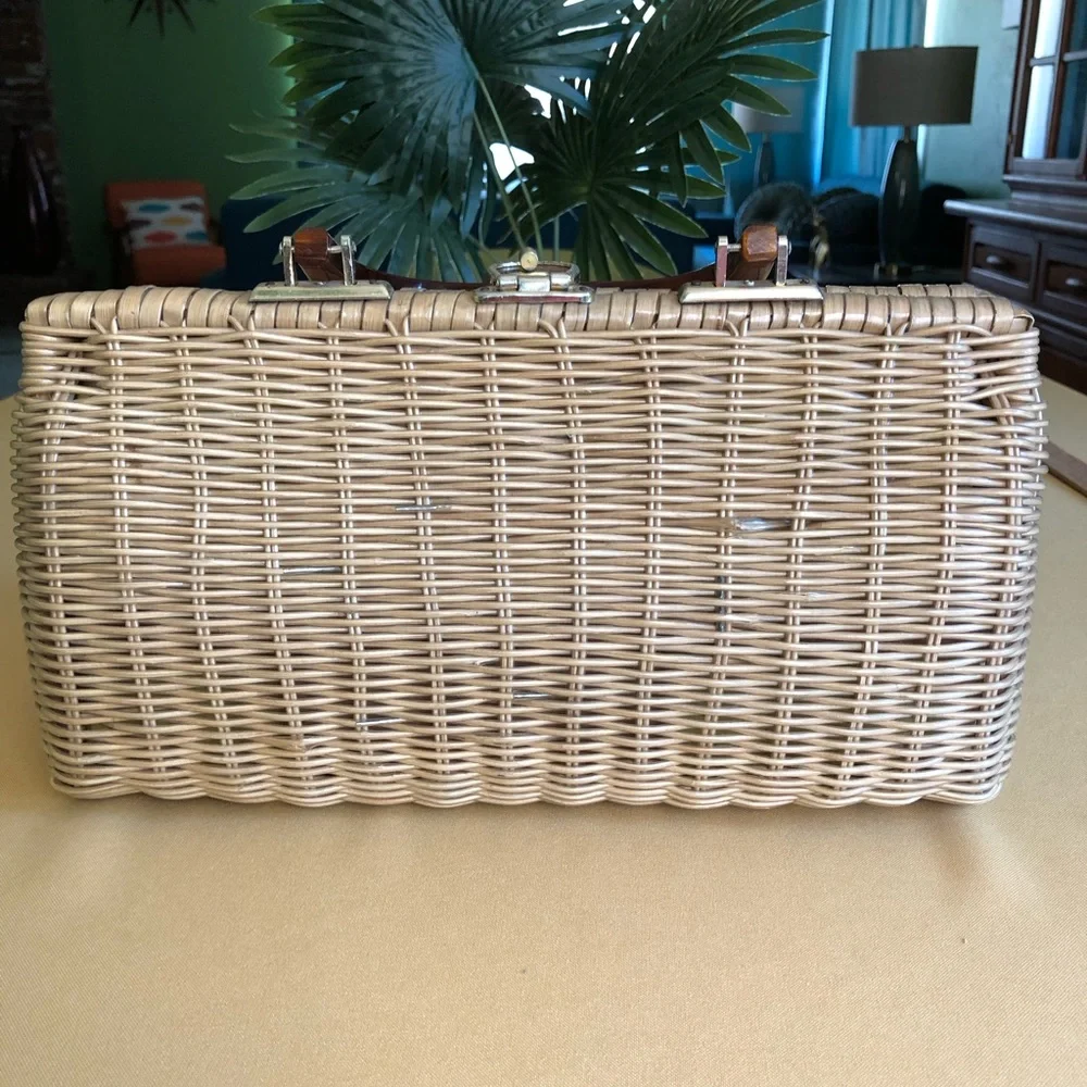 Vintage Wicker Purse - Picture 5 of 10